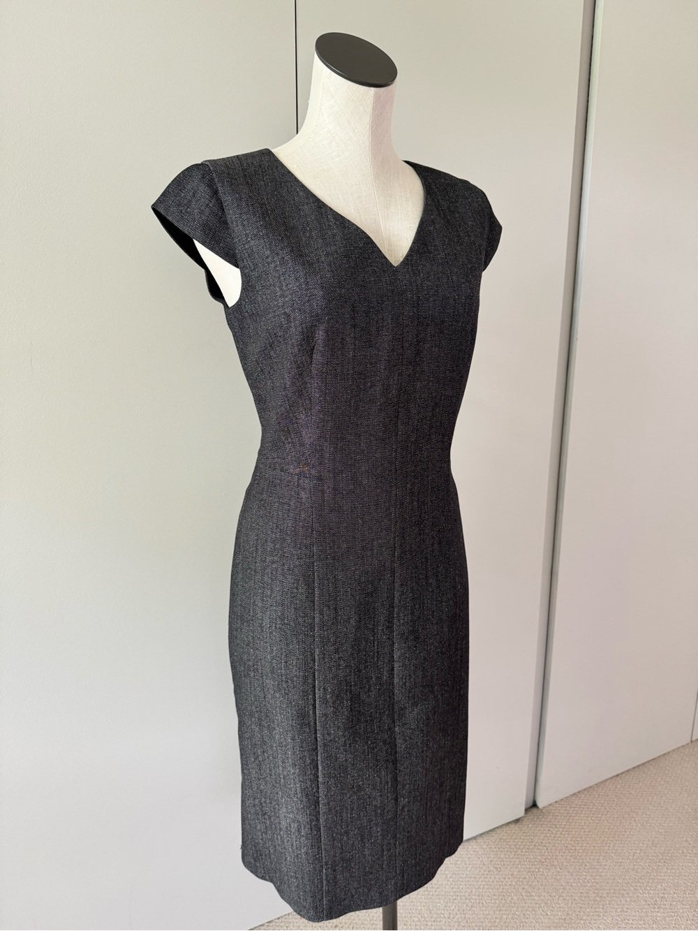 Max Mara Wool Silk Sheath Dress with Cap Sleeves  - 10